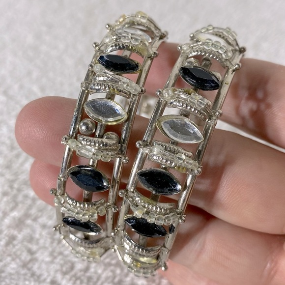 Vintage Elegant Silver and Black Metal Bracelet Set - Picture 3 of 9